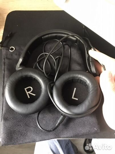 Студийные наушники- мониторы AKG K182