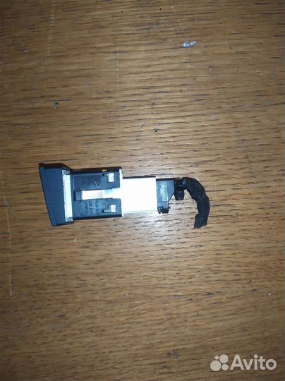 Кнопка антипробуксовочной системы VW Passat CC