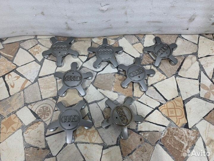Заглушка колесного диска Audi A5 купе 1.8 2008
