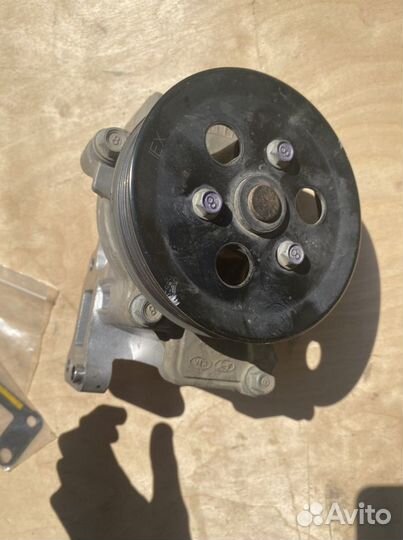 Водяной насос (помпа) KIA Sportage