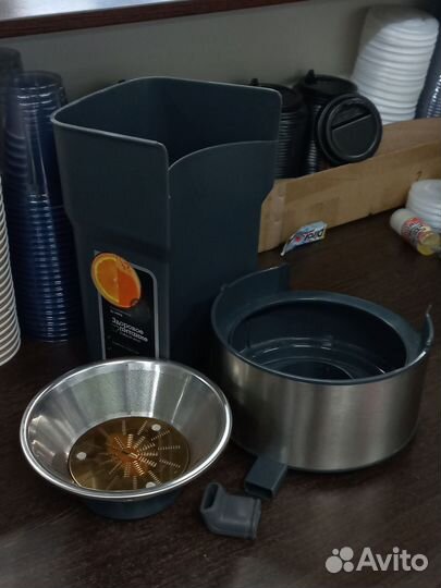 Соковыжималка Redmond RJ-M908