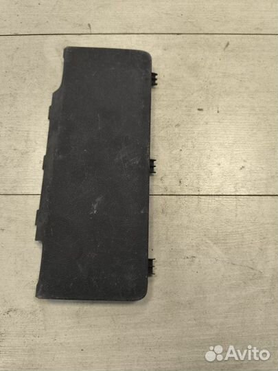 Крышка блока предохранителей Volkswagen Polo 5