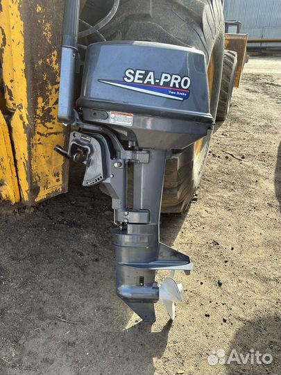 Продам лодку с мотором 9.8