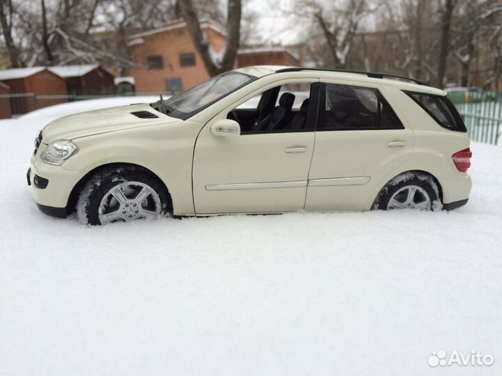 1/18 Porsche Cayenne,Mercedes,Volvo,Hummer