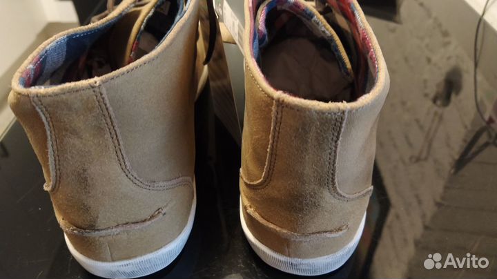 Новые ботинки на подкладке Бенеттон (45)