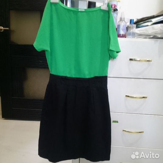Платье р.xs зеленое платье