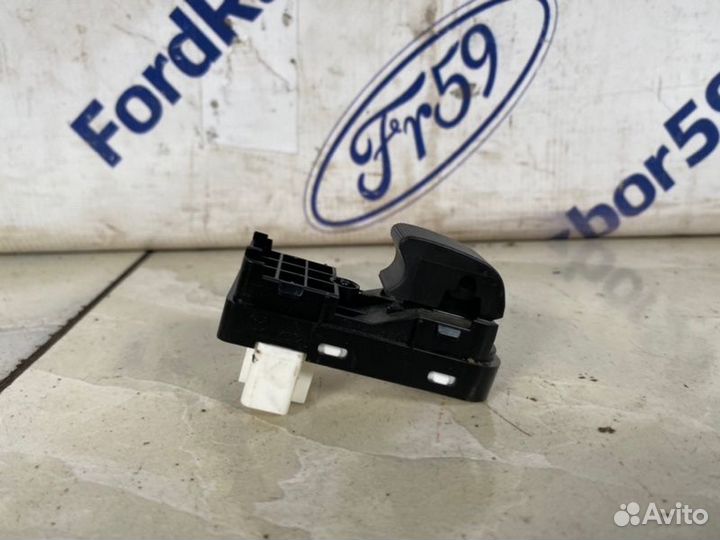 Кнопка стеклоподъемника задняя левая Mazda Mazda3