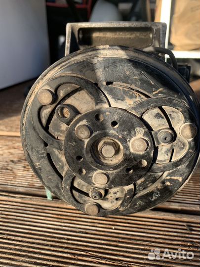 Компрессор кондиционера Volvo s60 30665340