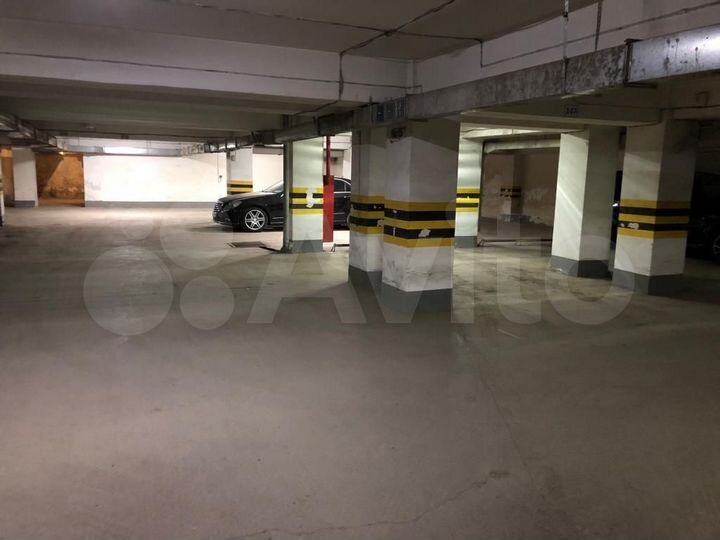 Машиноместо, 15 м²