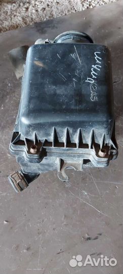 Корпус воздушного фильтра на Kia Shuma