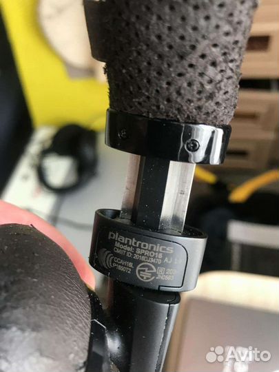 Bluetooth наушники Plantronics BackBeat Pro 2