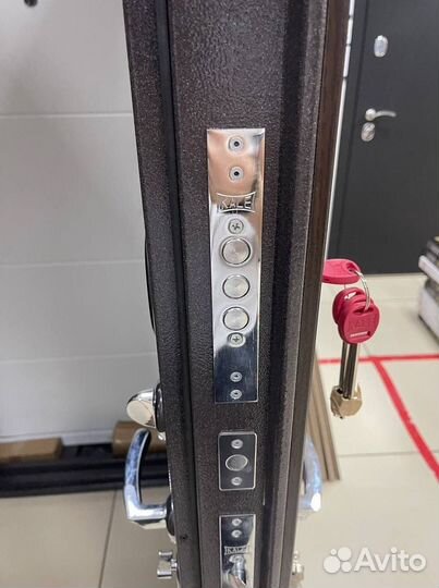 Дверь входная металлическая