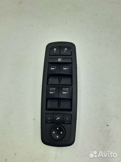 Кнопки стеклоподьемника Jeep Grand Cherokee WK2