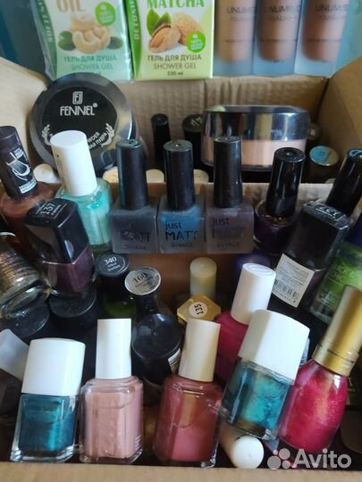 Гель для душа. Лаки. Тон. Пудра. Помады. Краски