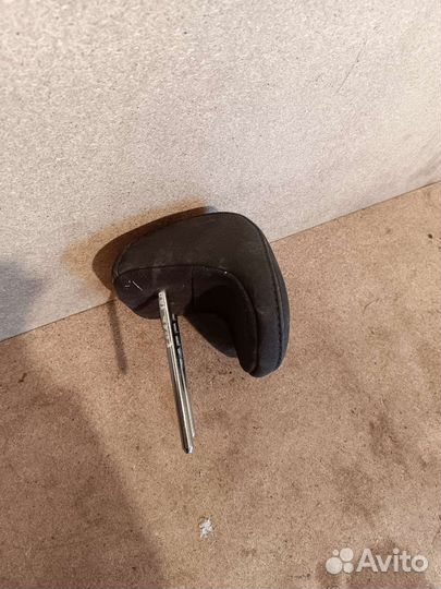 Подголовник заднего сиденья Kia Rio 3 Solaris