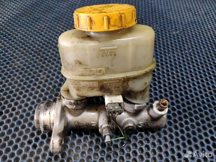 Главный тормозной цилиндр nissan maxima a33