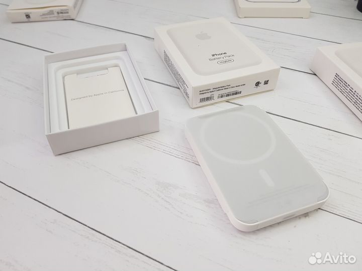 Повербанк Apple MagSafe iPhone Battery Pack