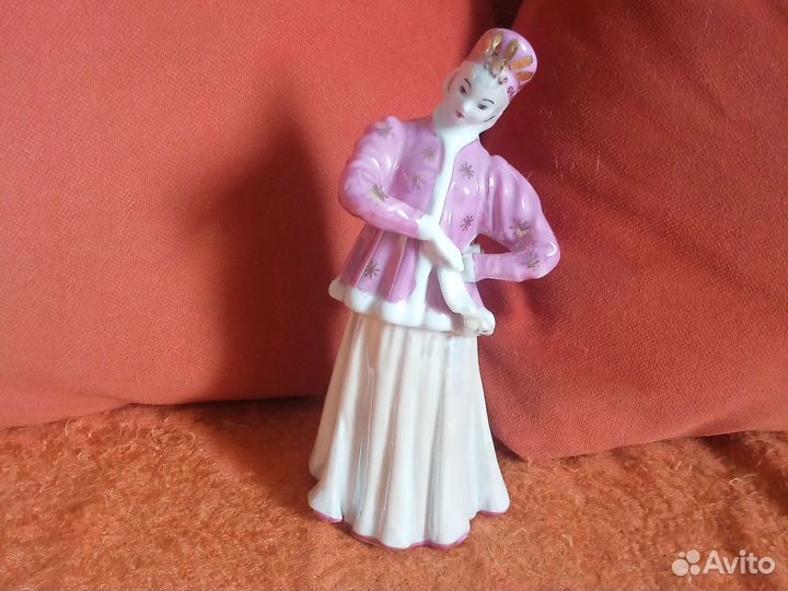 Статуэтка плясунья дулево