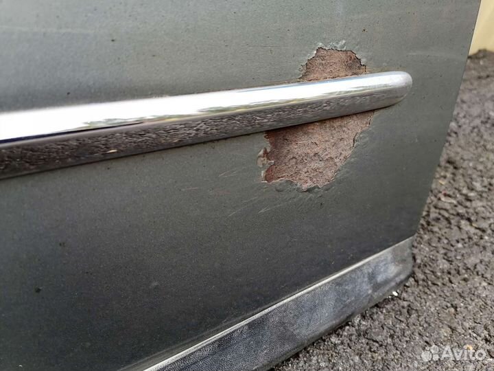 Дверь правая передняя VW Passat B6