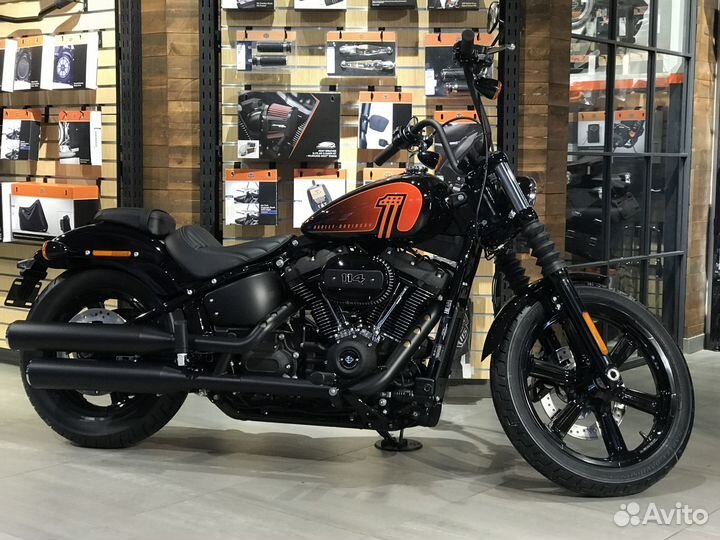 Street Bob 114 - 2022 Vivid Black