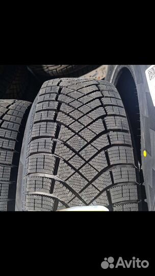 Pirelli Ice Zero FR 195/65 R15