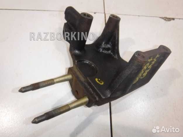 Кронштейн двигателя