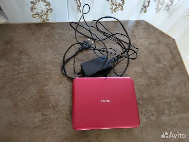 Портативный видеопроигрыватель Sony DVP-FX720