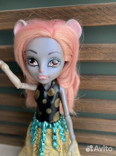 Кукла монстр хай