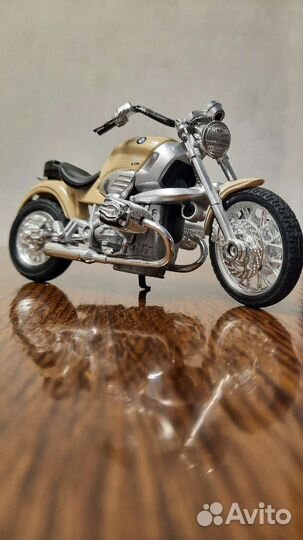 Модель1:18 motormax Bmw R1200C 1997 007 James Bond