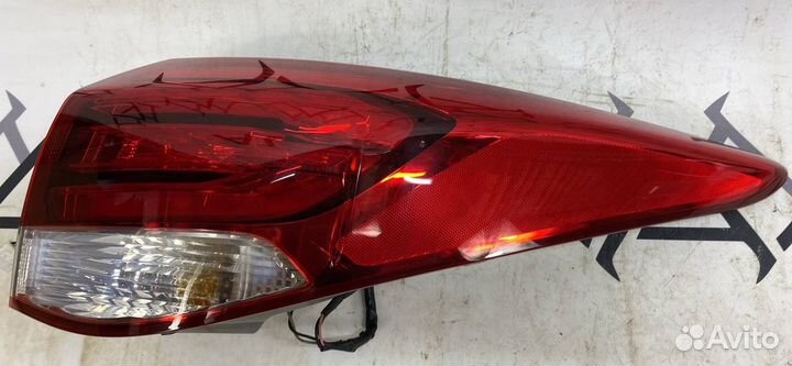 Фонарь задний правый Hyundai i40 VF рест. 924023Z5