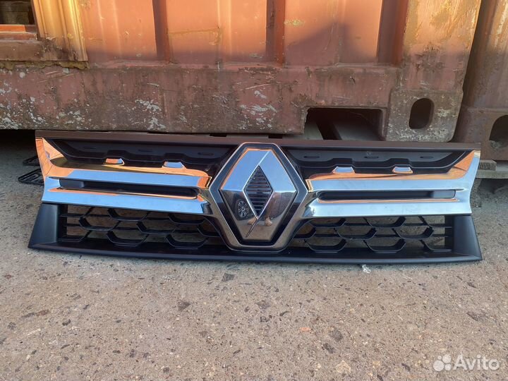 Решетка радиатора renault duster