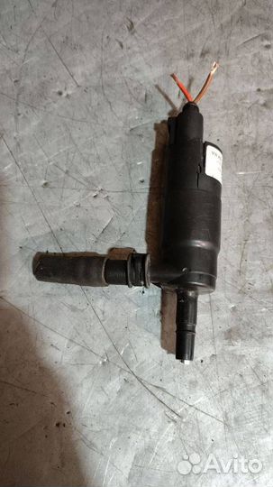 Насос (моторчик) омывателя фар Volkswagen Caddy 2