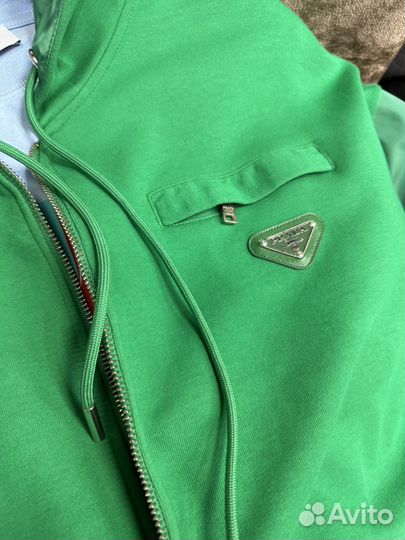 Кофта на молнии Prada