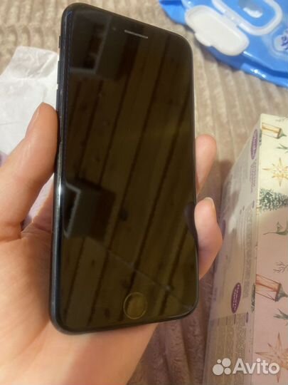 iPhone 7, 32 ГБ