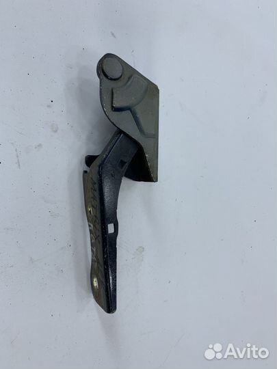 Hyundai matrix петля капота левая