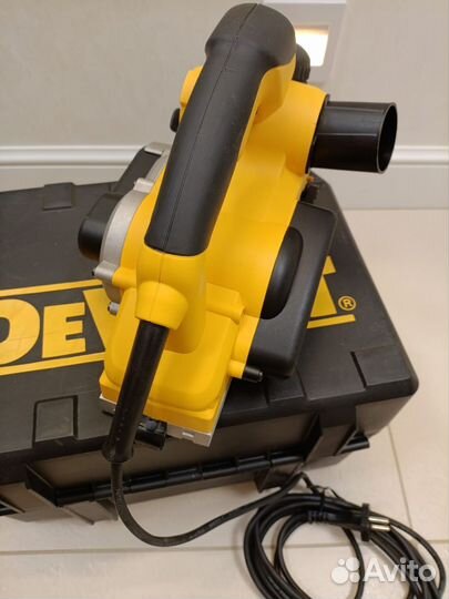 Электрорубанок Dewalt D26500-QS