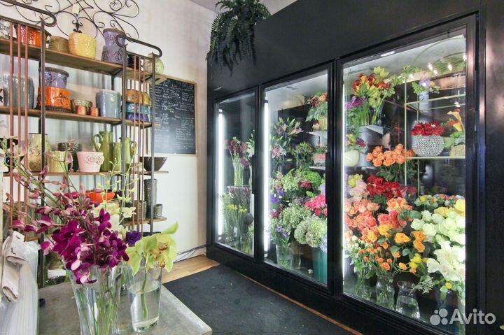 Цветочный магазин в жиллом массиве