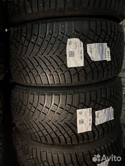 Michelin X-Ice North 4 SUV 295/40 R21