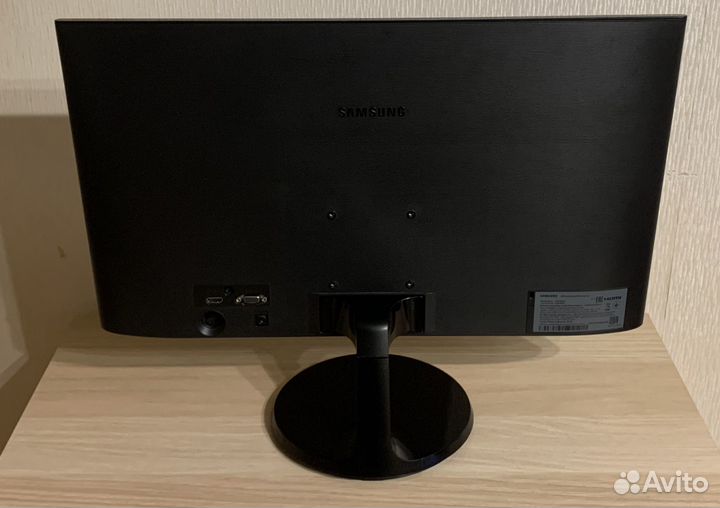 Монитор Samsung S24F354FHI