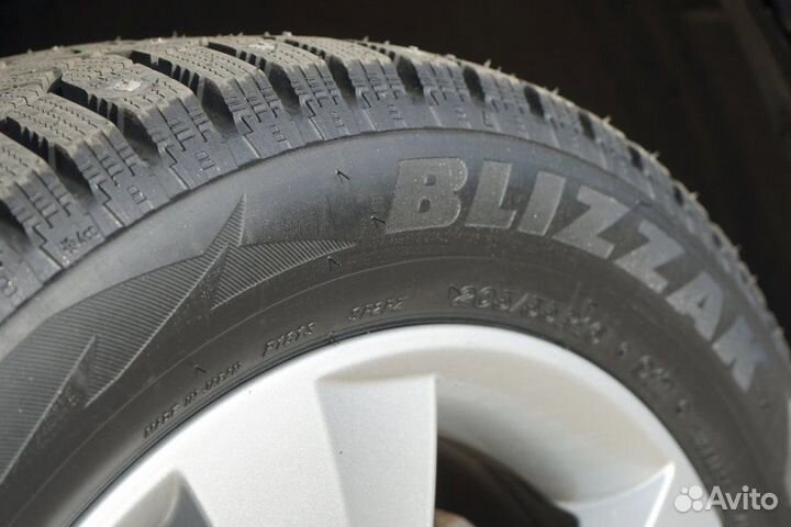 Bridgestone Blizzak Spike-02 SUV 215/60 R17 100T