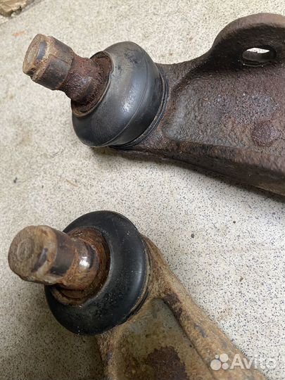 Шаровые опоры задних рычагов Субару 2013-2015гг