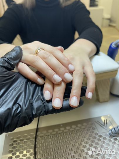 Модель на маникюр с покрытием гель лак