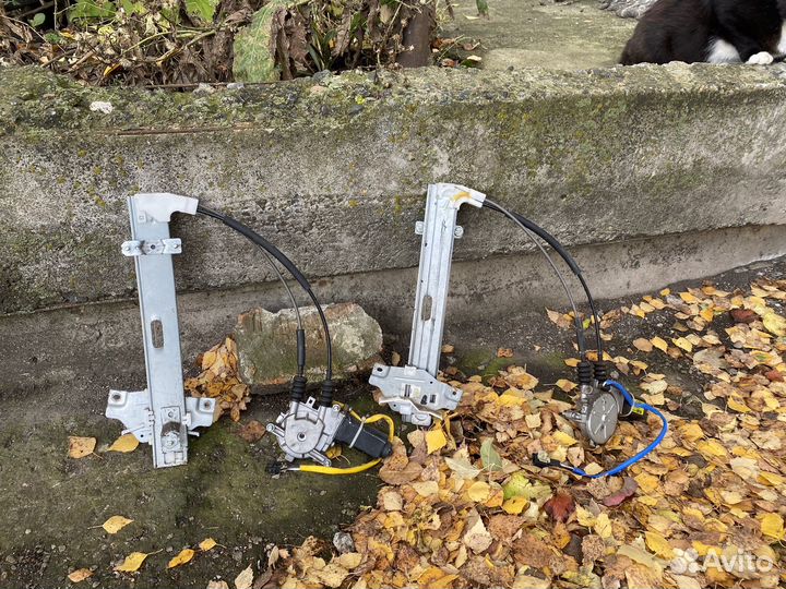 Задние стеклоподъемники на Kia Spectra