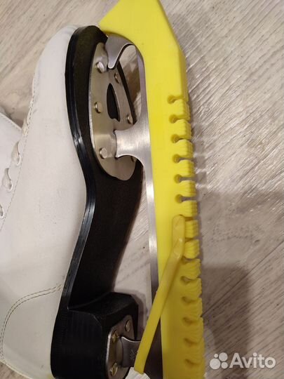 Коньки фигурные