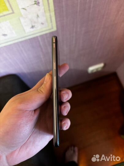 Samsung Galaxy S10, 8/128 ГБ