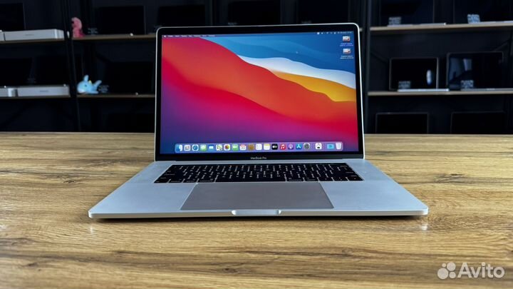 MacBook Pro 15 2019 i7/16/512