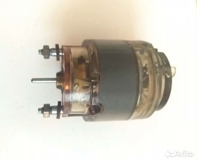 Микроэлектродвигатель Lenco (от вертушки винила)