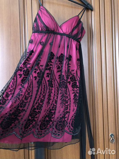 Красивое платье 44 S