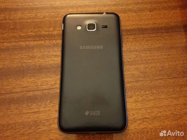 Телефон Samsung J3
