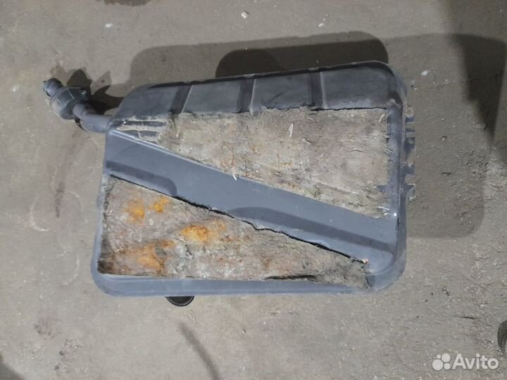 Топливный бак Ауди 80 1987г